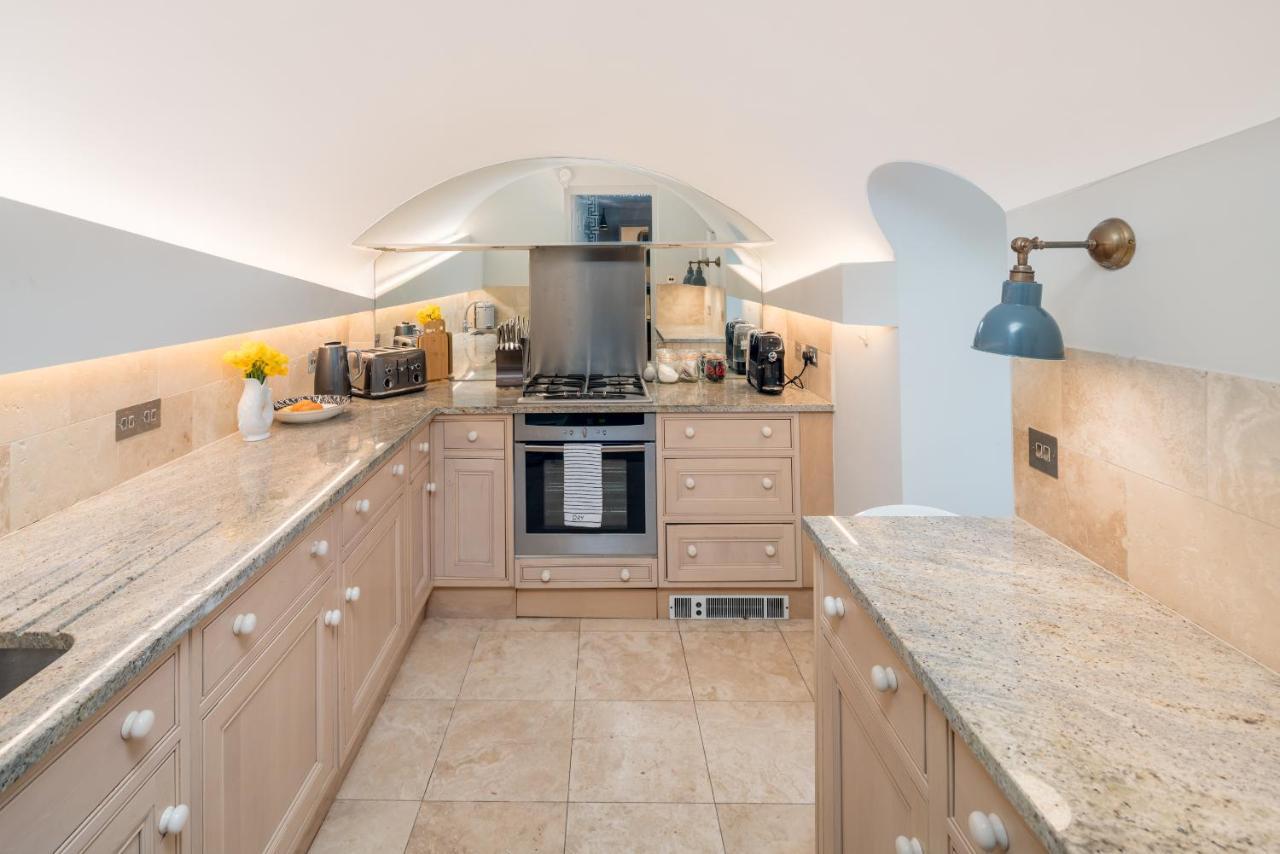 Apartamento Cozy Flat With Patio In The Heart Of Pimlico Londres Exterior foto